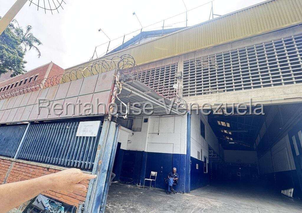 Local comercial en La Urbina, Caracas