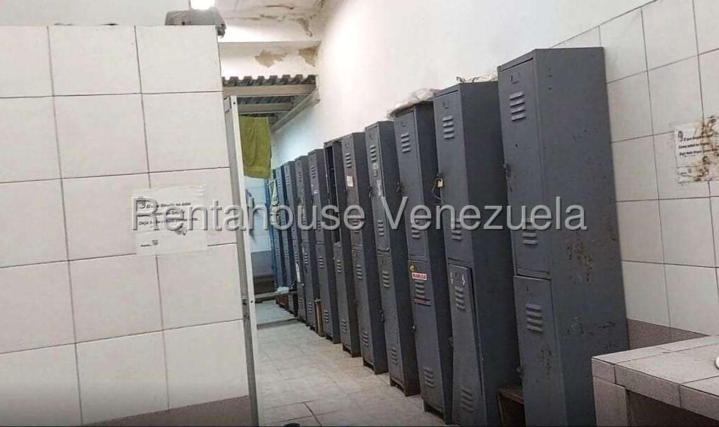 Local comercial en La Urbina, Caracas