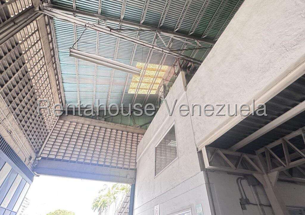 Local comercial en La Urbina, Caracas