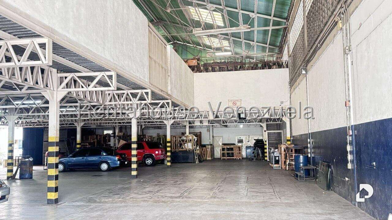 Local comercial en La Urbina, Caracas – 2