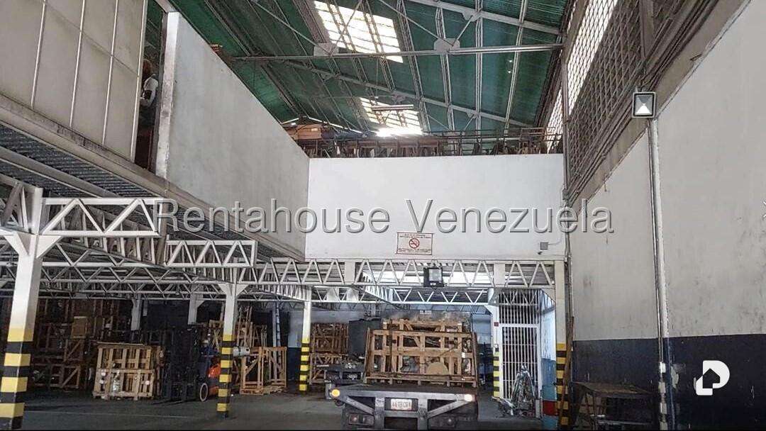 Local comercial en La Urbina, Caracas – 6
