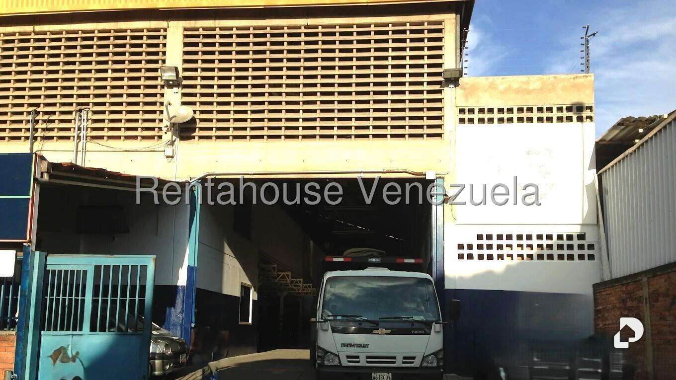 Local comercial en La Urbina, Caracas – 1