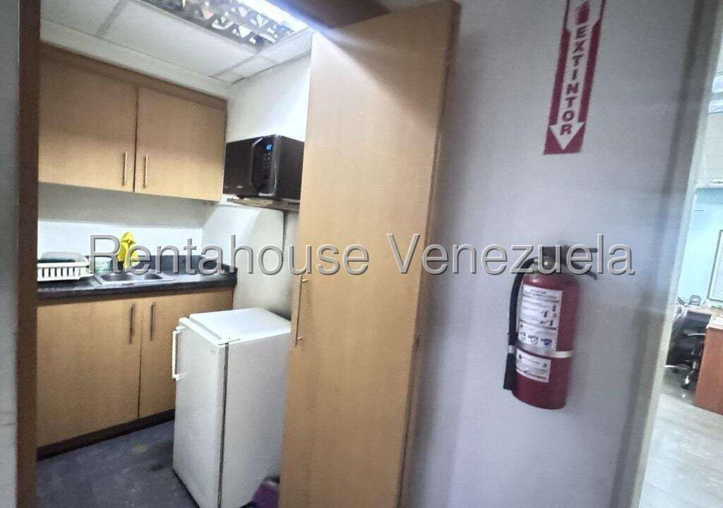 Local comercial en La Urbina, Caracas