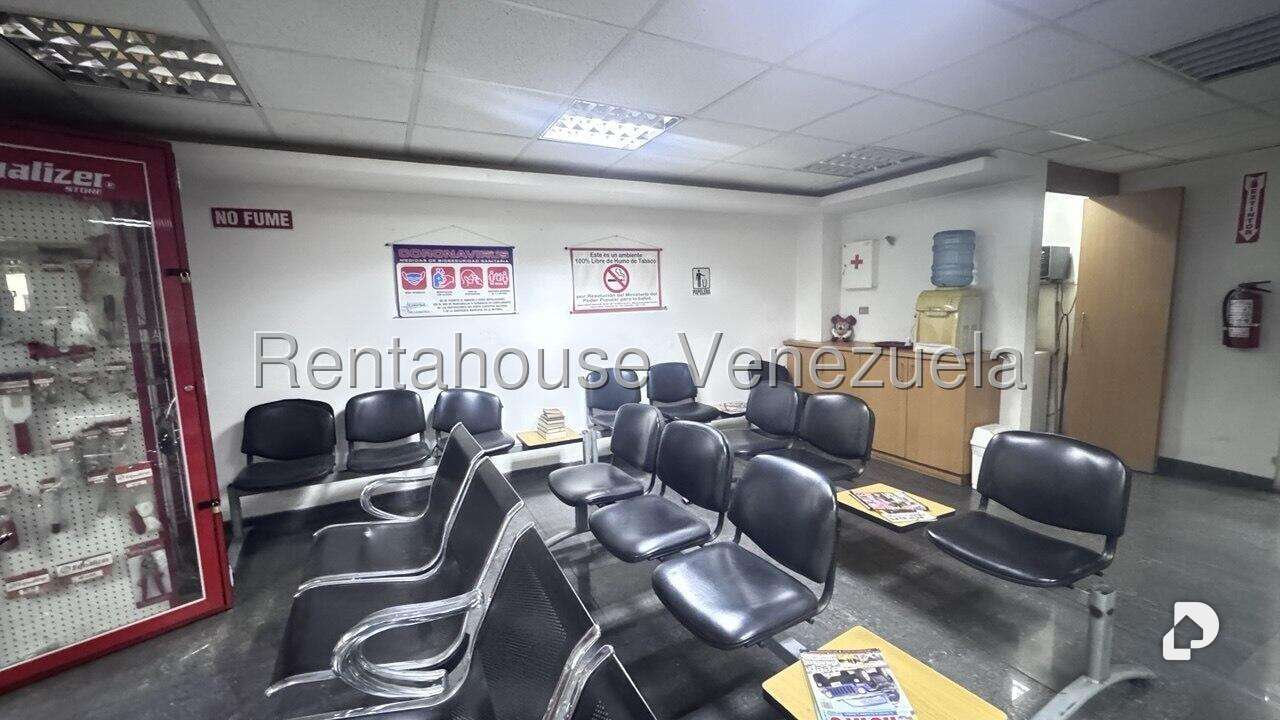 Local comercial en La Urbina, Caracas – 11