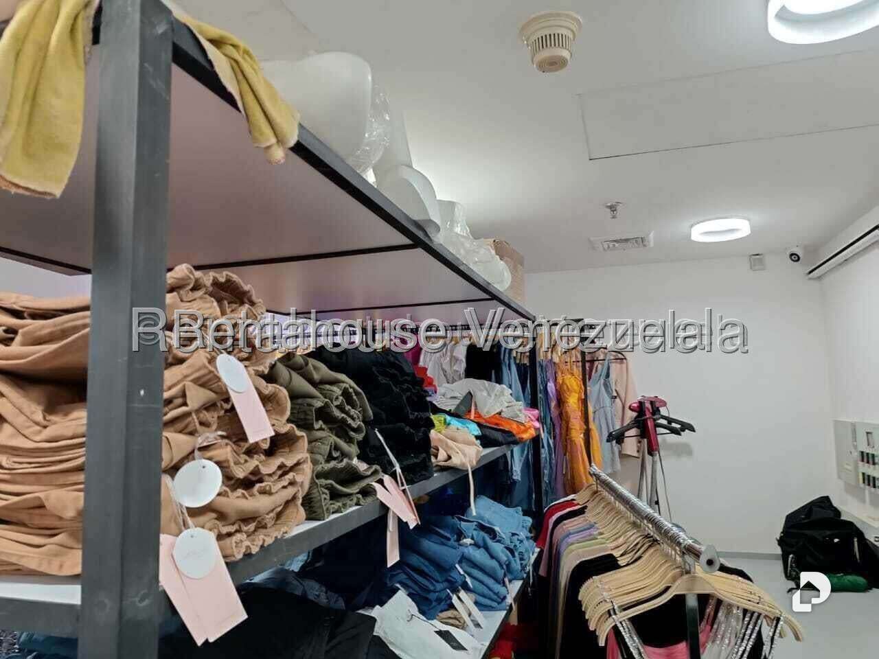 Local comercial en El Recreo, Caracas – 12