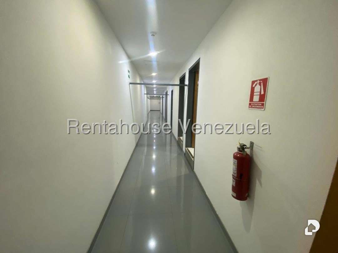Galpón en Boleíta Sur, Caracas – 11