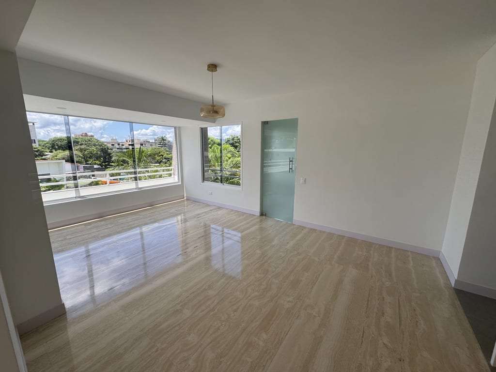 Apartamento en Altamira, Caracas - 1