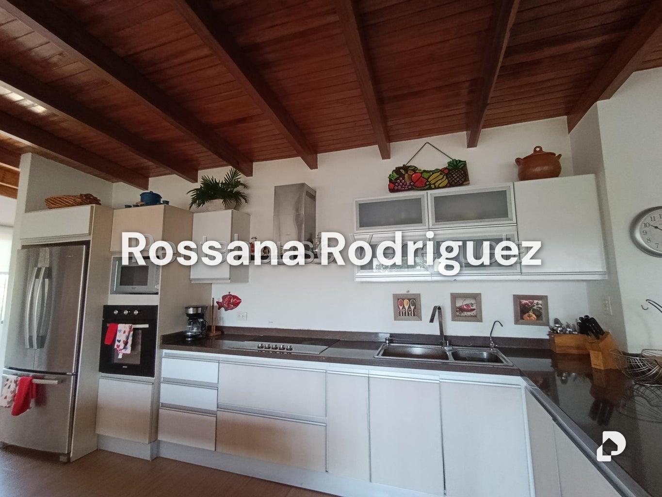 Apartamento en Playa El Agua, Porlamar – 4