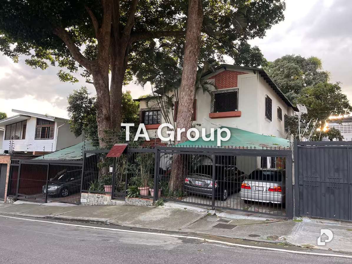 Casa en Altamira, Caracas – 19