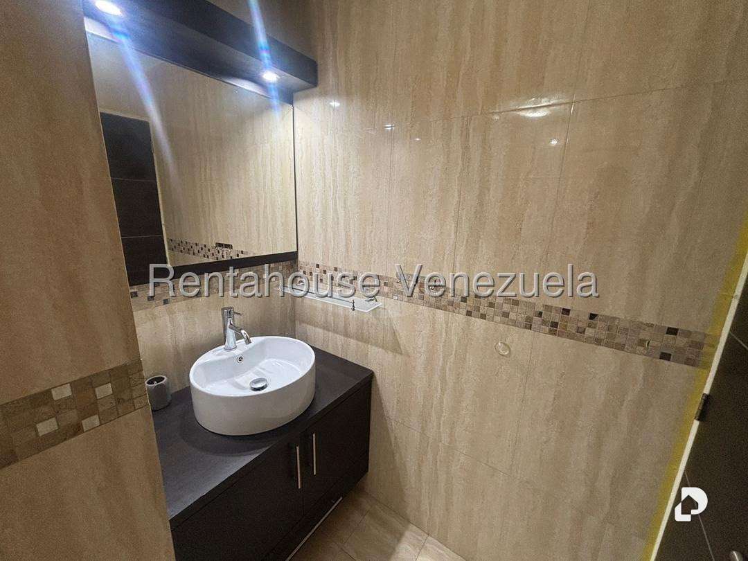 Apartment in Los Naranjos Humboldt, Caracas – 7