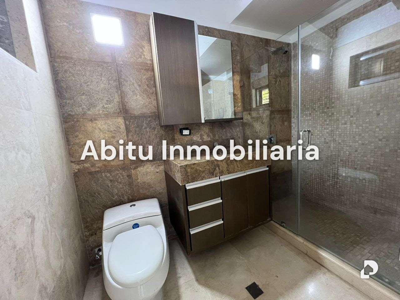 Casa en Cumbres de Curumo, Caracas – 12