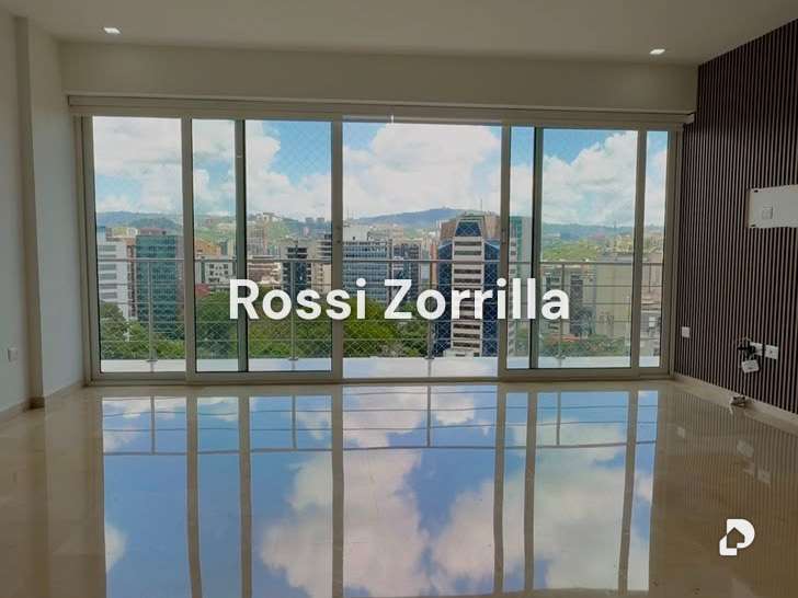 Apartamento en Country Club, Caracas – 1