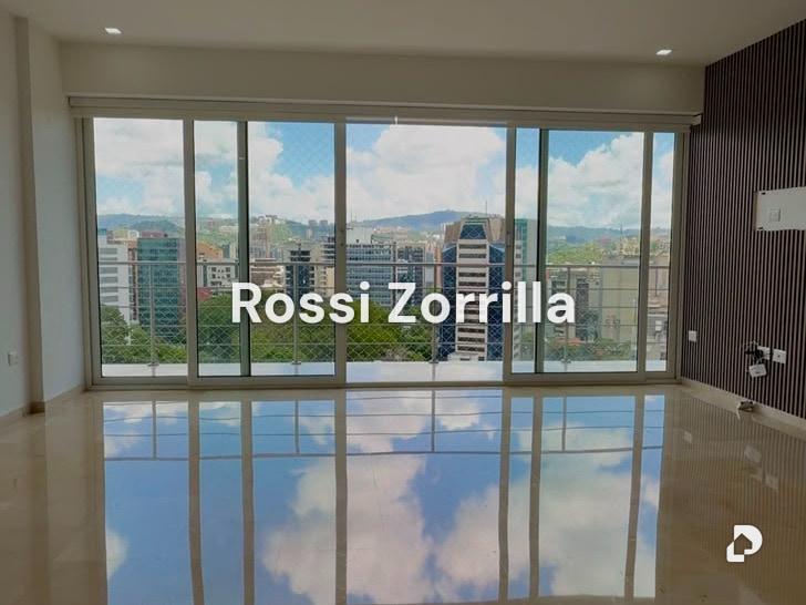 Apartamento en Country Club, Caracas – 1