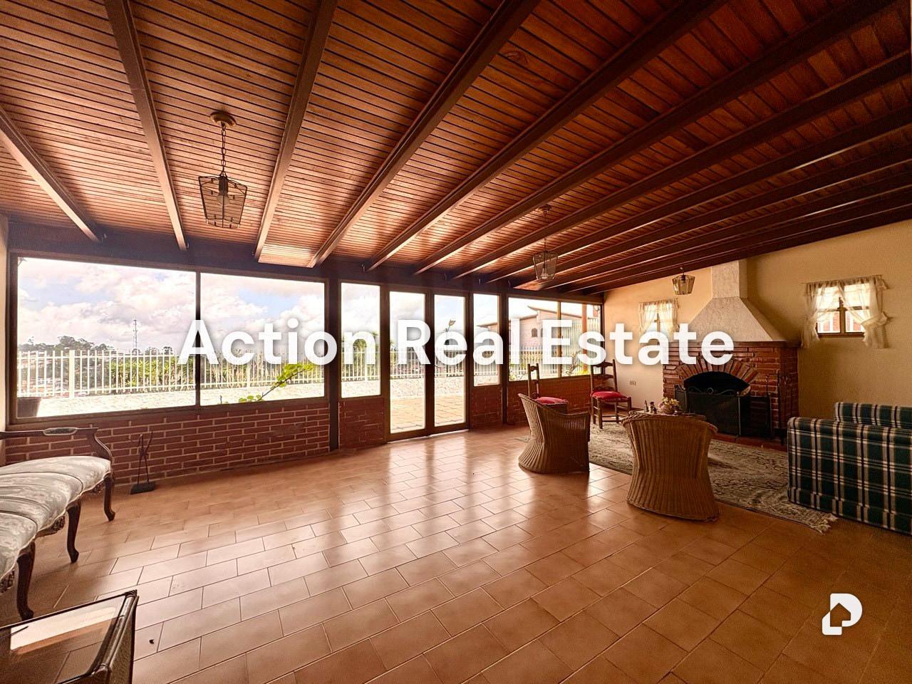 Casa en Los Castores, Altos Mirandinos – 2