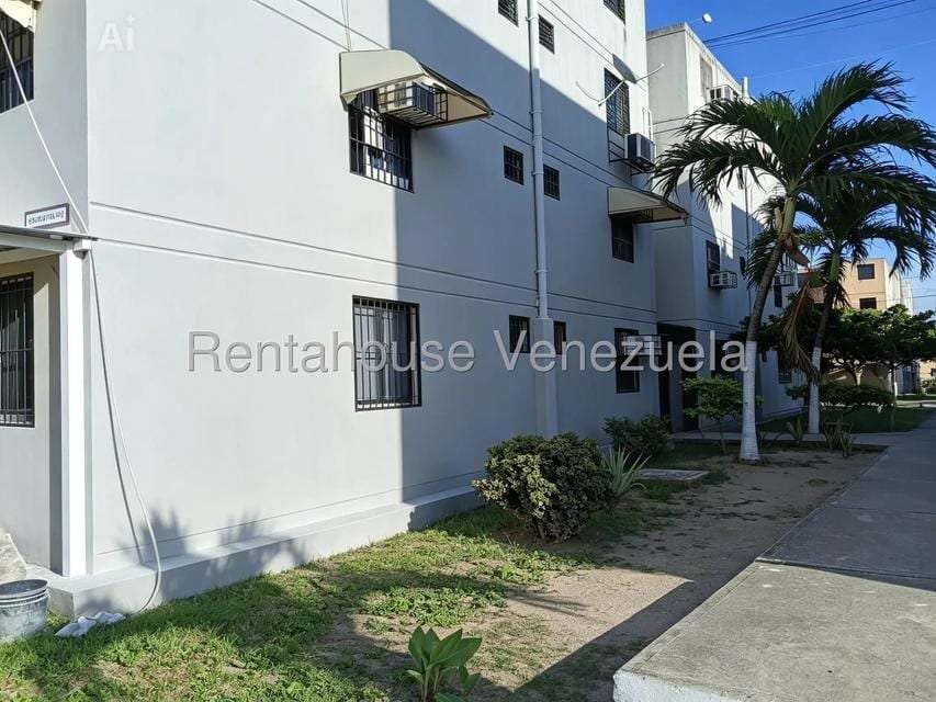 Apartamento en Buenaventura, Los Guayos - 1