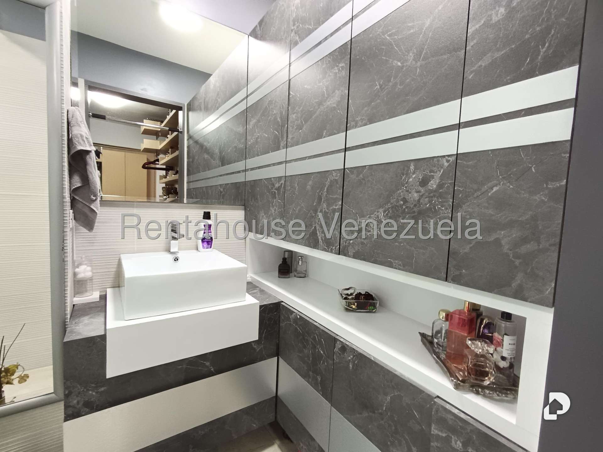 Apartamento en Alto Hatillo, Caracas – 32