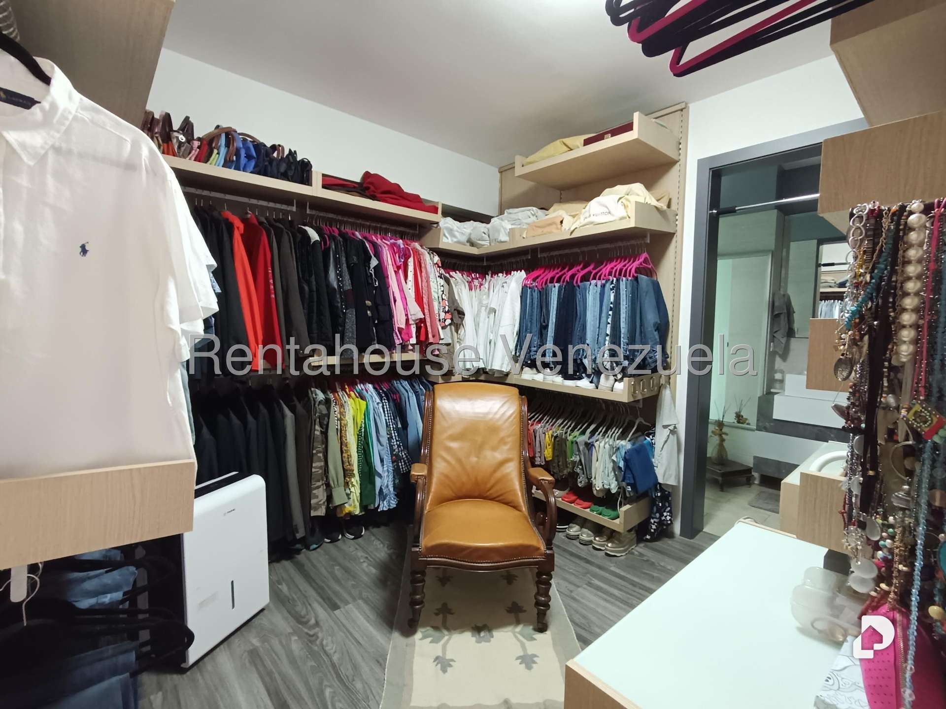 Apartamento en Alto Hatillo, Caracas – 31