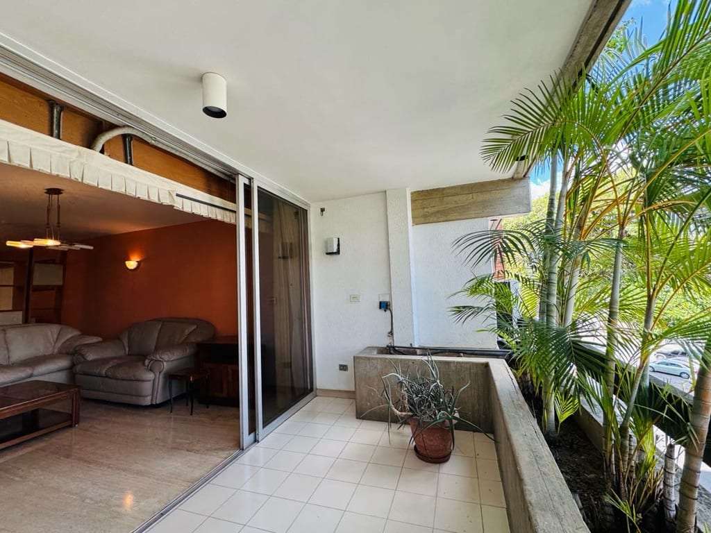 Apartamento en Altamira, Caracas - 1