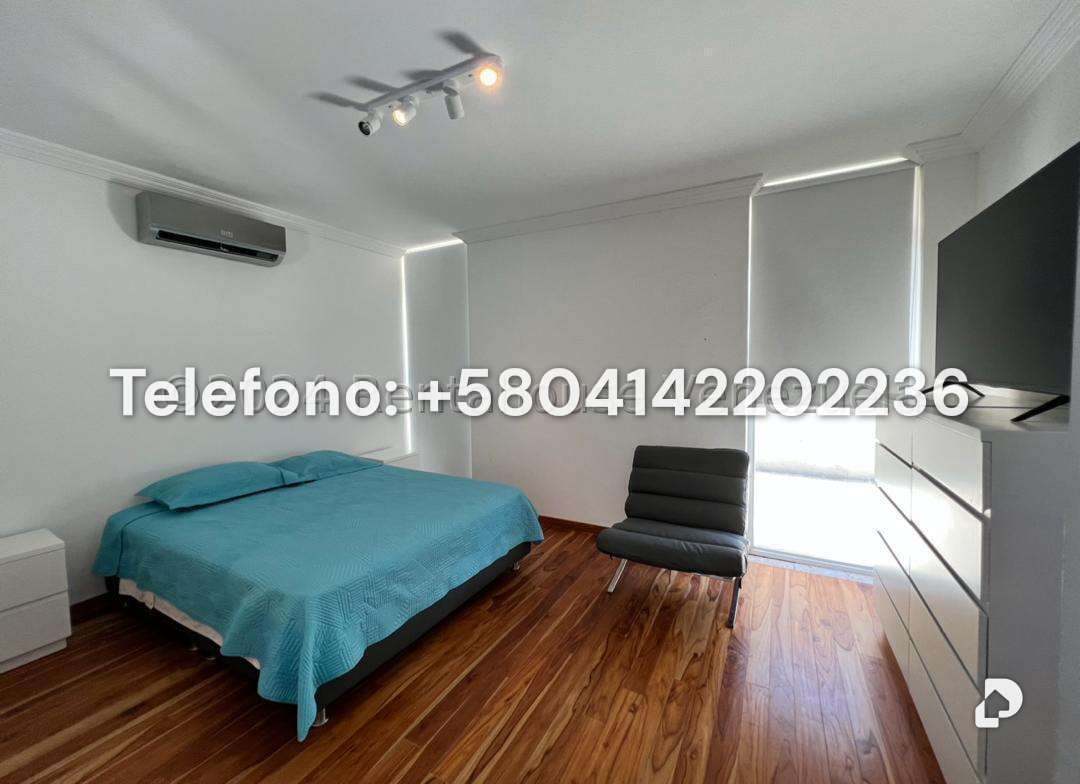 Casa en Prados del Este, Caracas – 25
