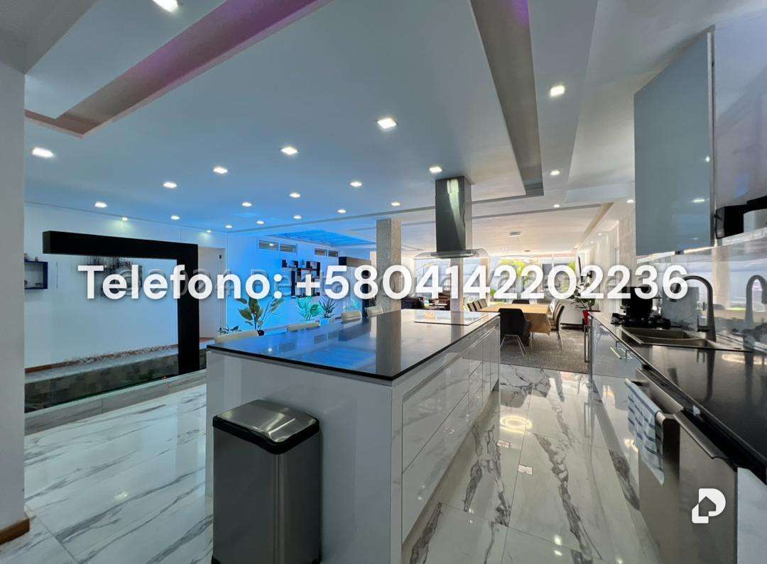 Casa en Prados del Este, Caracas – 12
