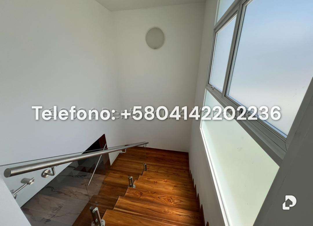 Casa en Prados del Este, Caracas – 23