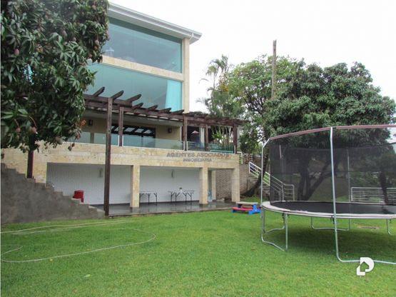 Casa en Cumbres de Curumo, Caracas – 1