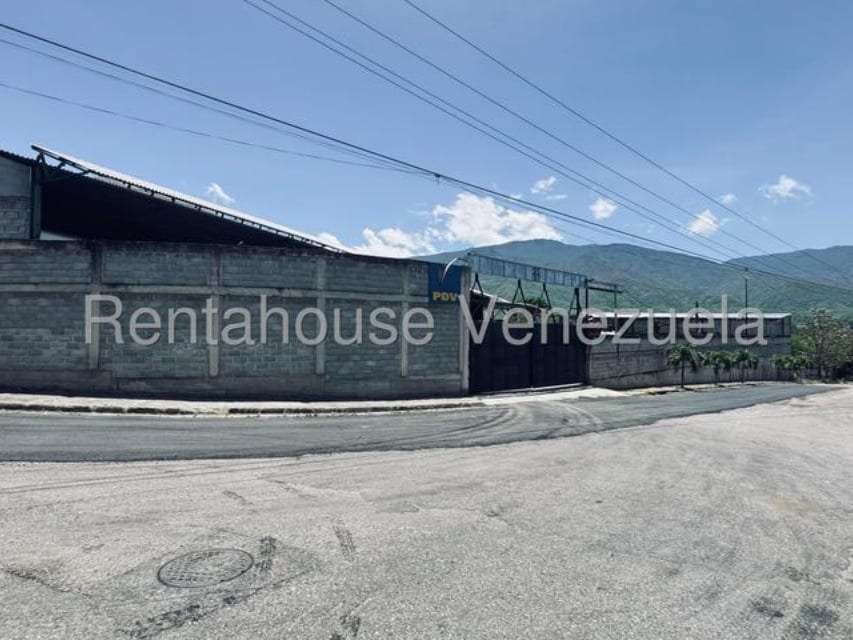 Warehouse in El Ingenio, Guatire - 1