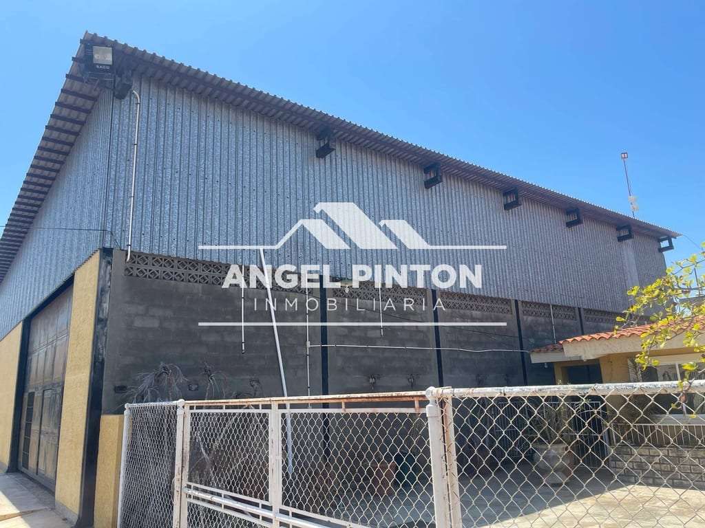 Galpón en La Cañada De Urdaneta