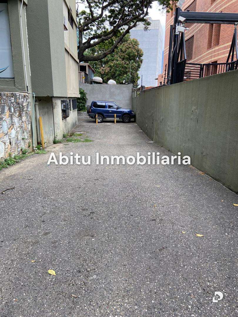 Edificio en Las Mercedes, Caracas – 5