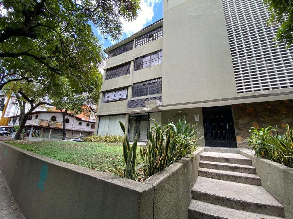 Edificio en Las Mercedes, Caracas - 1