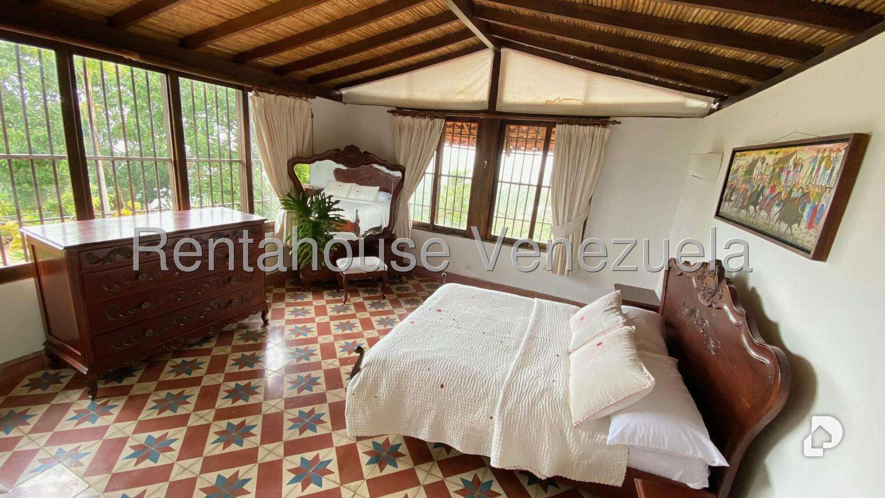 Casa en Sabaneta, Caracas – 30