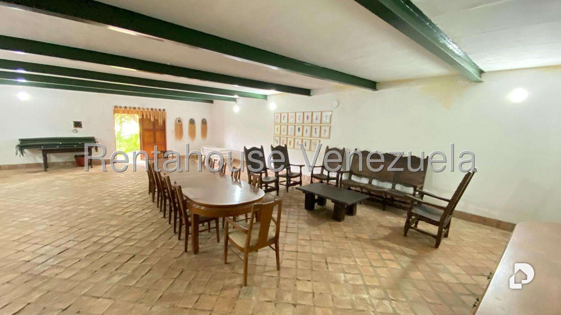 Casa en Sabaneta, Caracas – 76