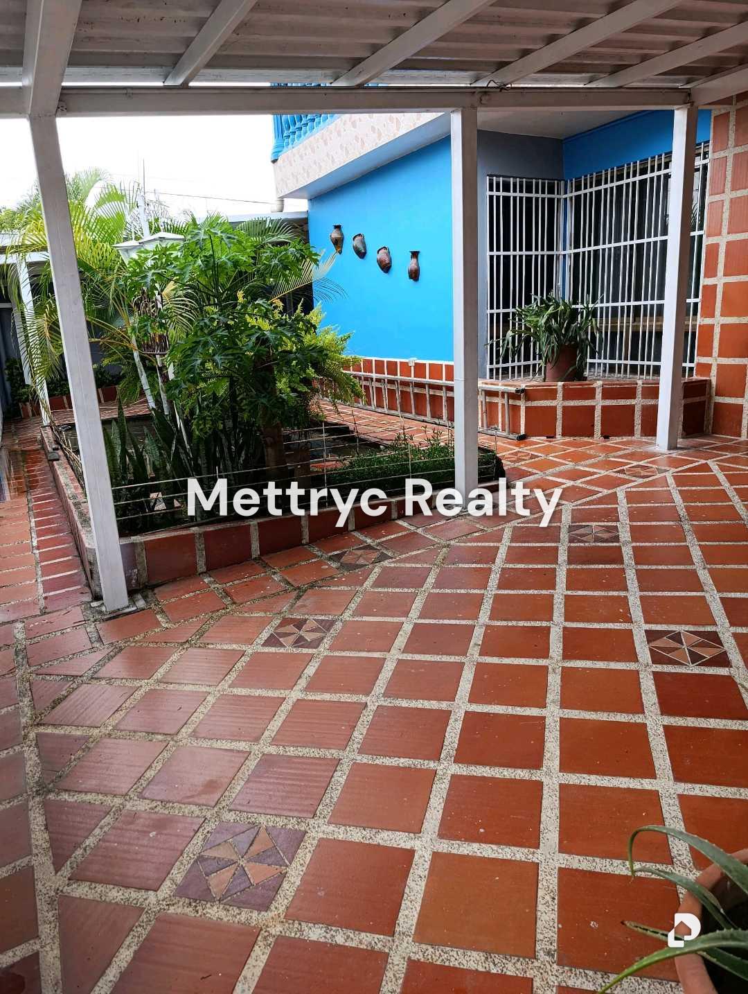 Casa en Camp. Cond. La Pradera, Valencia – 3
