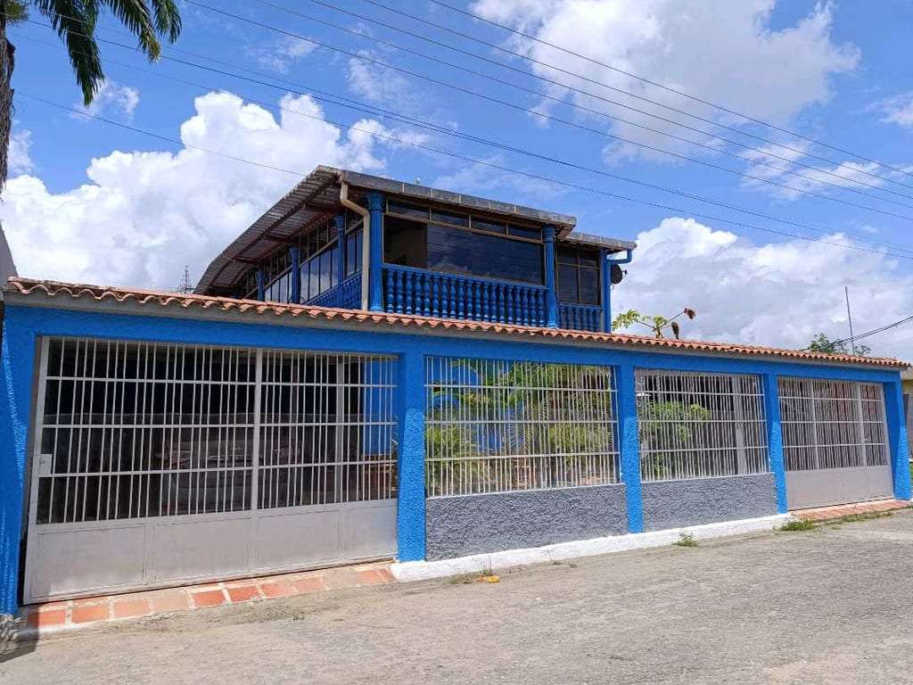 Casa en Camp. Cond. La Pradera, Valencia - 1