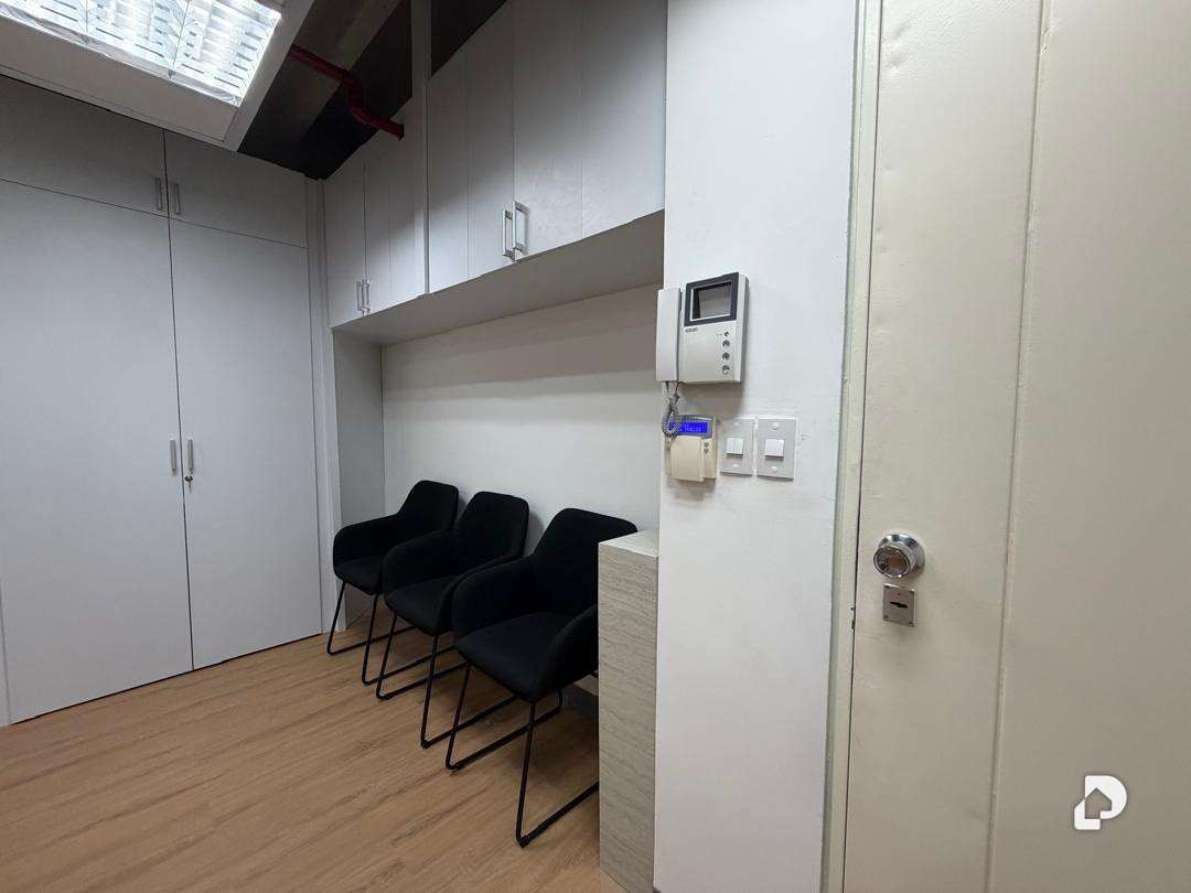 Oficina en Hacienda El Encantado, Caracas – 12