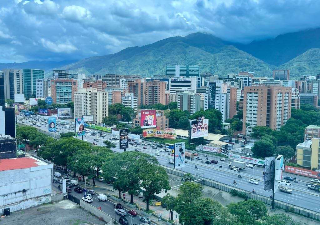 Oficina en Las Mercedes, Caracas - 1