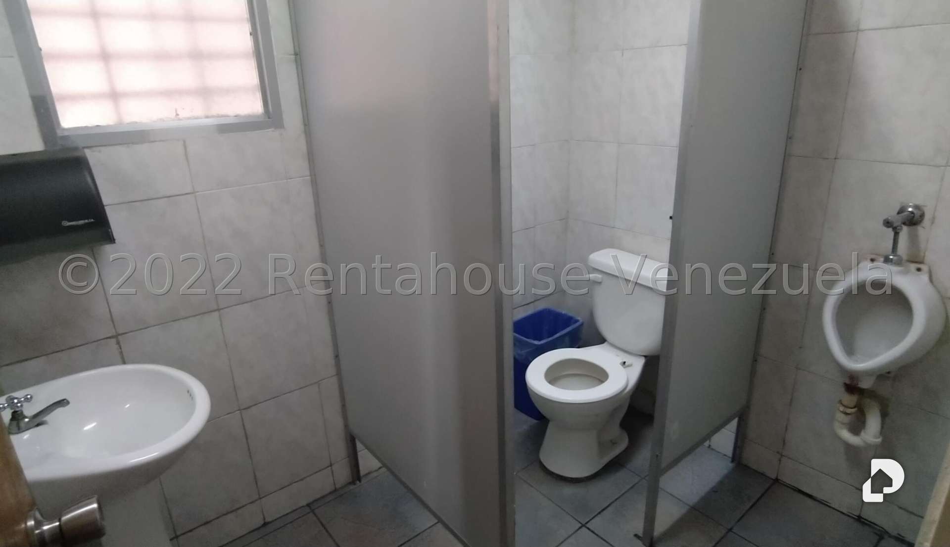 Local comercial en Los Chaguaramos, Caracas – 23