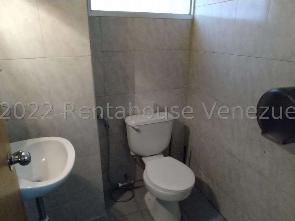 Local comercial en Los Chaguaramos, Caracas