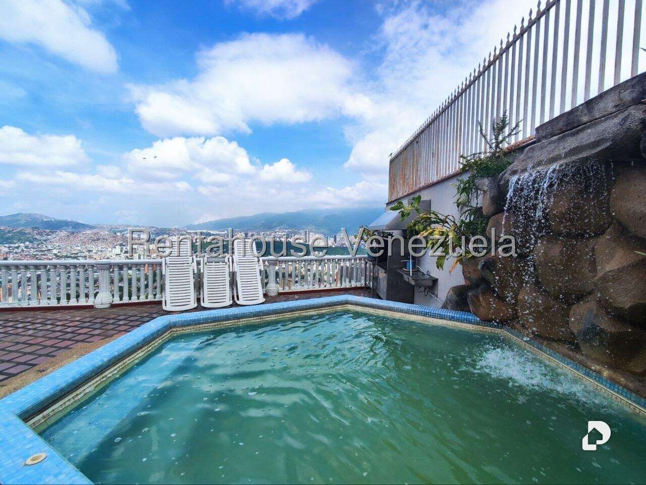 Local comercial en Campo Alegre, Caracas – 19