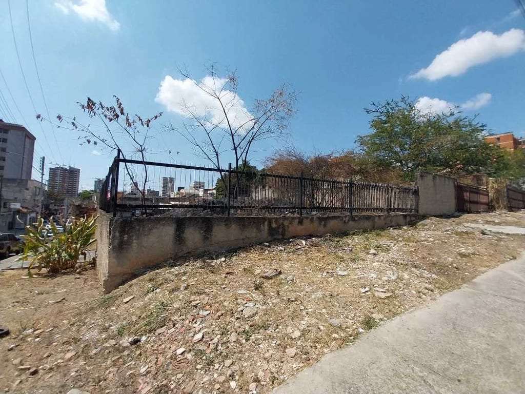 Terreno en Av. Bolívar Norte, Valencia - 1