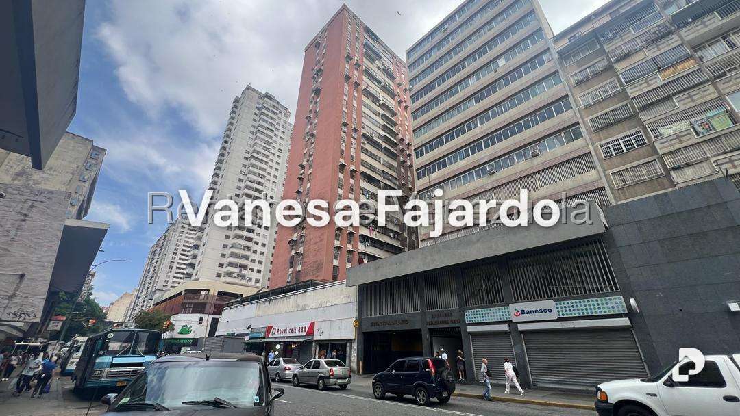 Oficina en Parroquia La Candelaria, Caracas – 12
