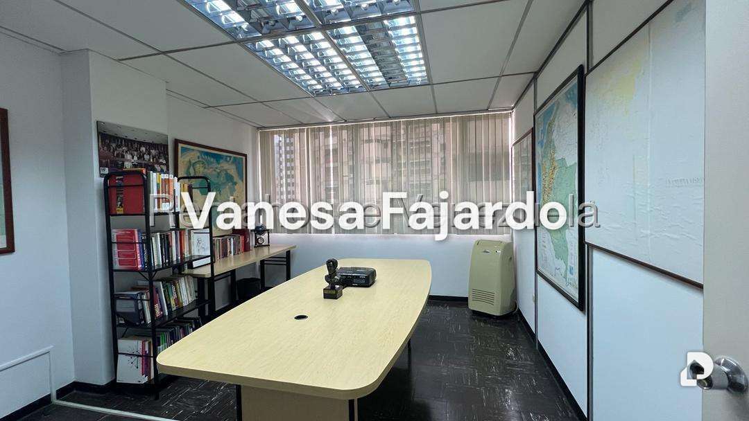 Oficina en Parroquia La Candelaria, Caracas – 6