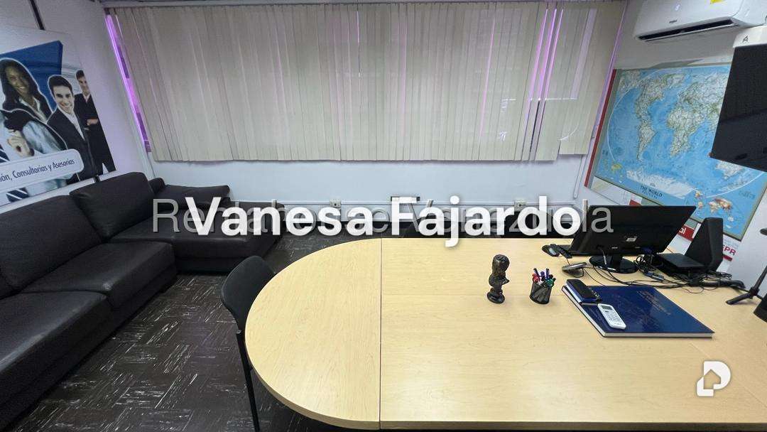 Oficina en Parroquia La Candelaria, Caracas – 17