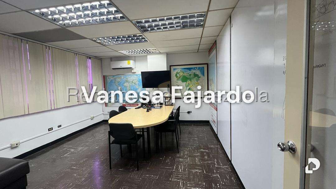 Oficina en Parroquia La Candelaria, Caracas – 16