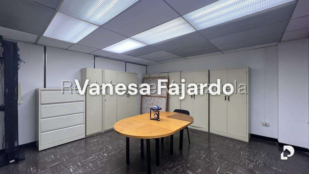 Oficina en Parroquia La Candelaria, Caracas – 2