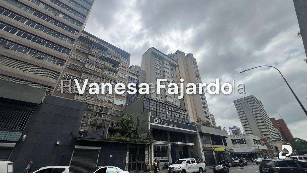 Oficina en Parroquia La Candelaria, Caracas – 9