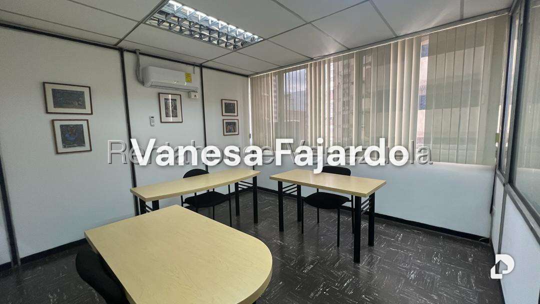 Oficina en Parroquia La Candelaria, Caracas – 13