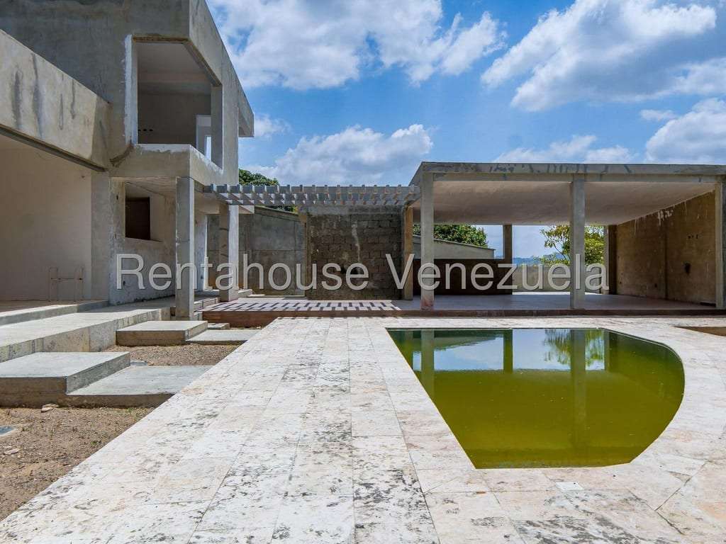 House in Prados del Este, Caracas - 1