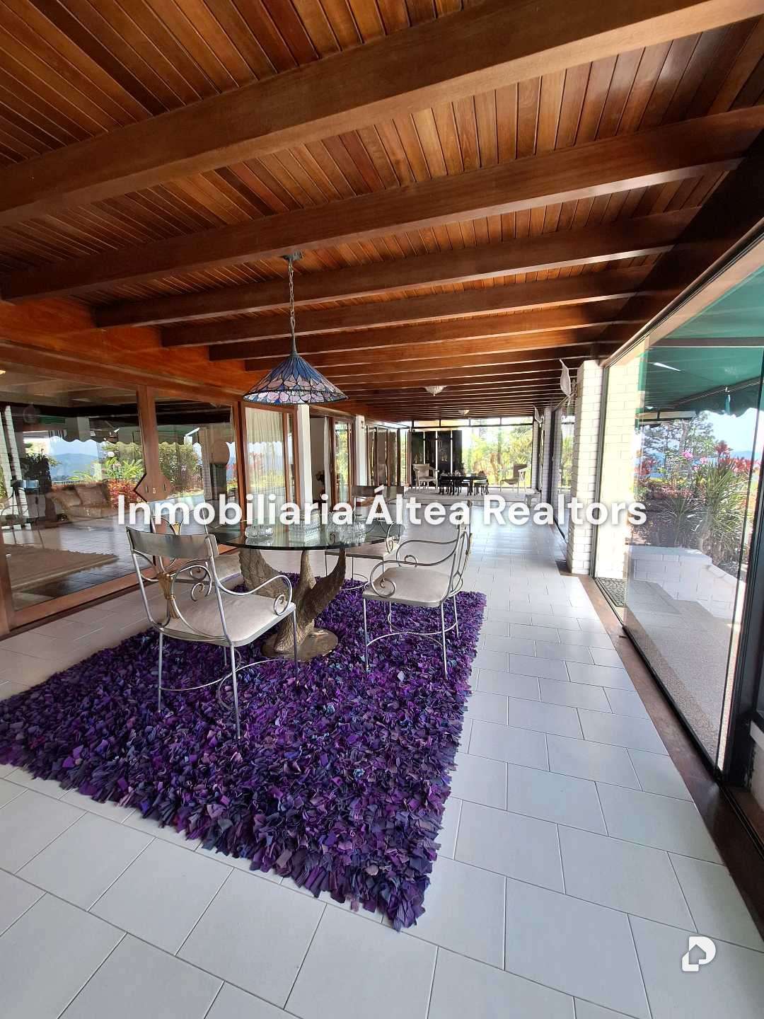 Casa en La Lagunita, Caracas – 25