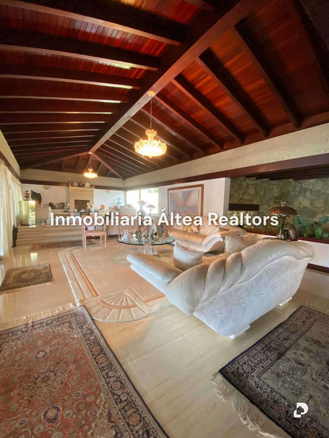 Casa en La Lagunita, Caracas – 8